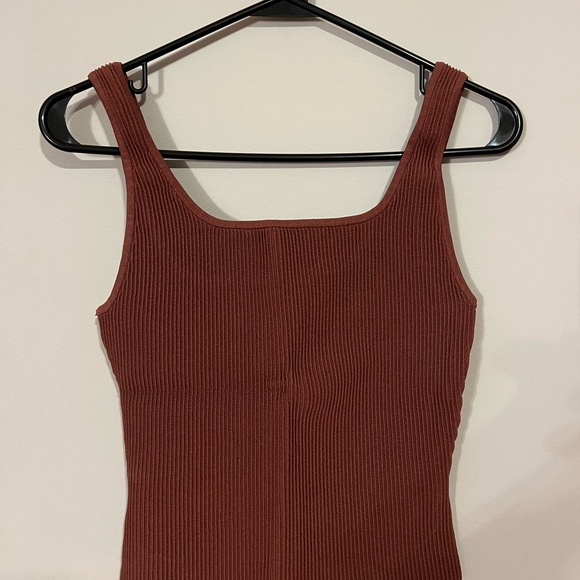 Babaton Tops - Aritzia Babaton Sculpt Knit Square Neck Ribbed Tank Top